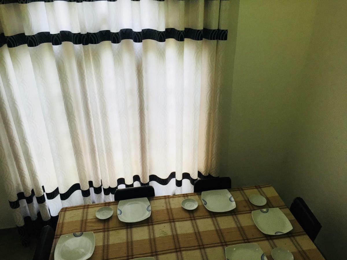 Ivana Homestay Канди Экстерьер фото