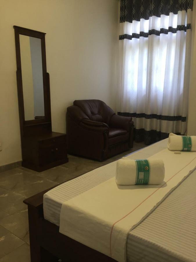 Ivana Homestay Канди Экстерьер фото