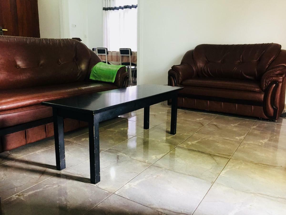 Ivana Homestay Канди Экстерьер фото